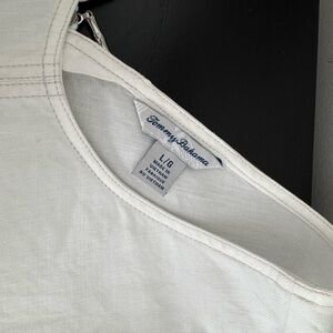 Tommy Bahama Off-White V neck dress with back zipper